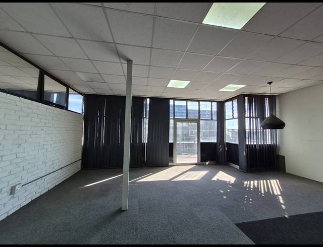 131M² OFFICE TO LET IN BIRNAM